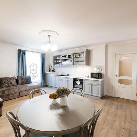 Lux Apartment On Duhnovicha Street .Free Parking. Uzhhorod Luaran gambar