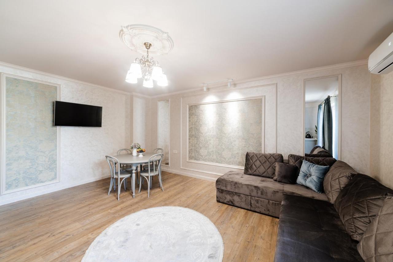 Lux Apartment On Duhnovicha Street .Free Parking. Uzhhorod Luaran gambar