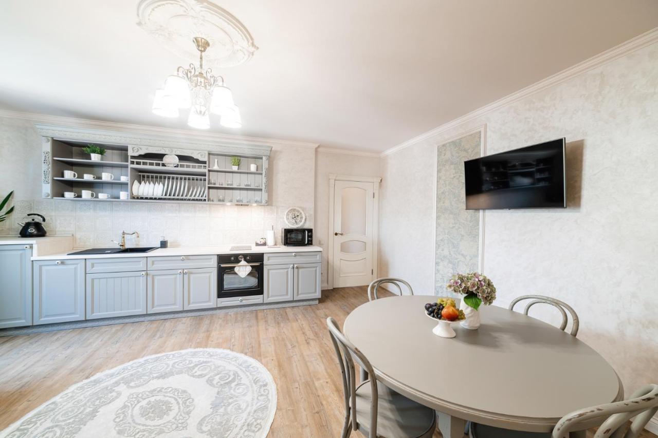 Lux Apartment On Duhnovicha Street .Free Parking. Uzhhorod Luaran gambar