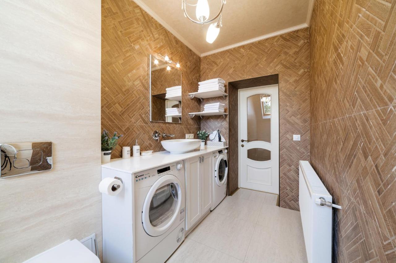 Lux Apartment On Duhnovicha Street .Free Parking. Uzhhorod Luaran gambar