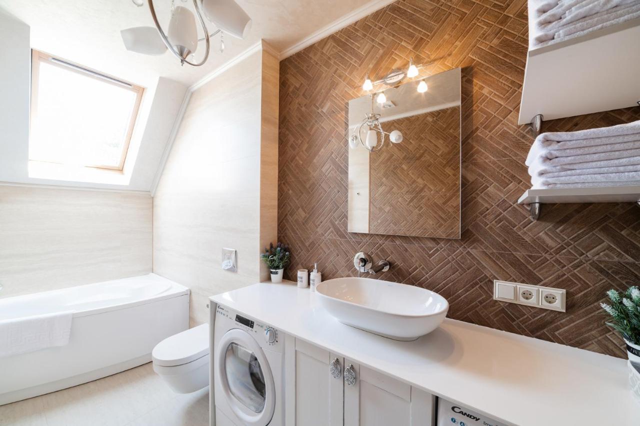 Lux Apartment On Duhnovicha Street .Free Parking. Uzhhorod Luaran gambar